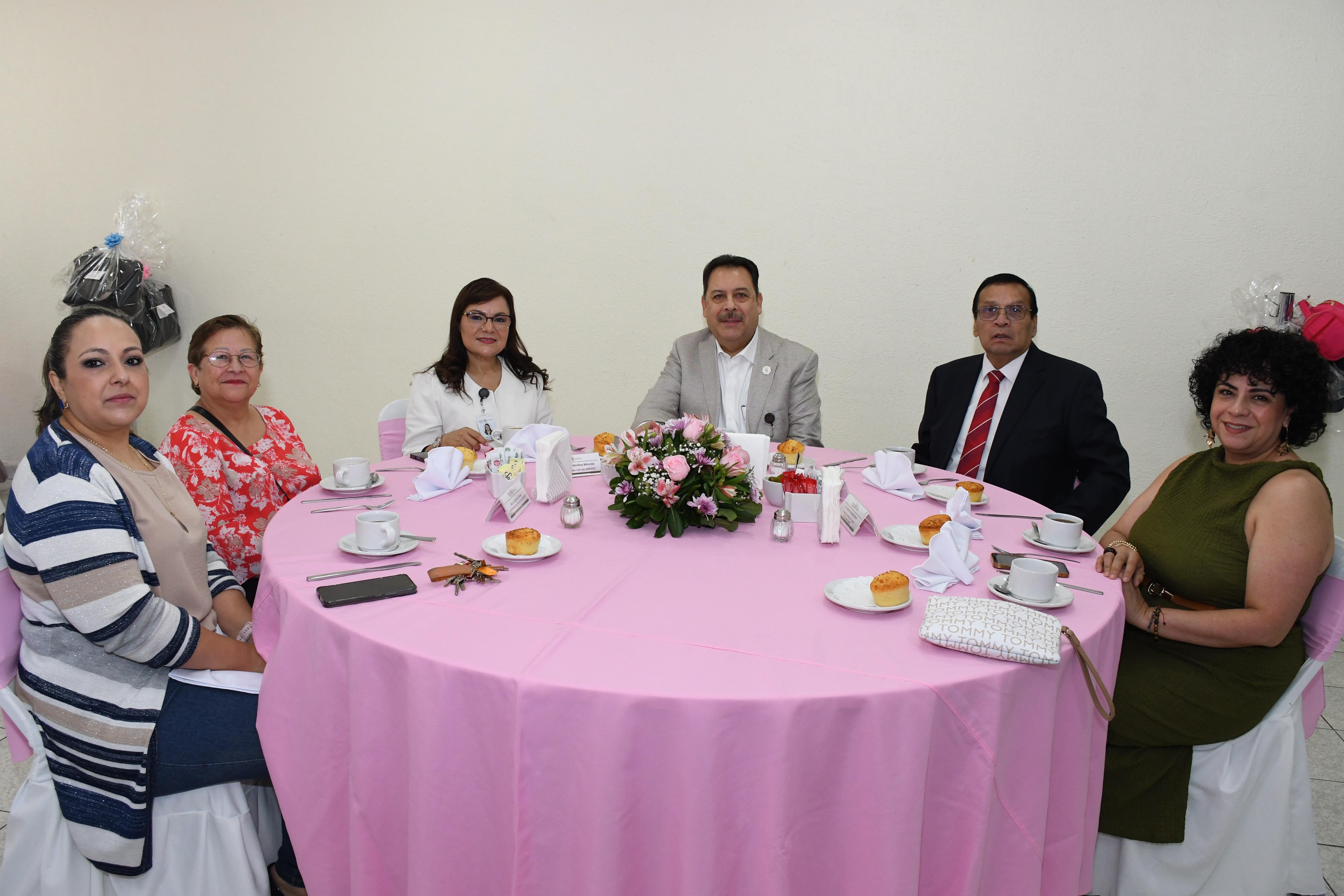 Desayuno por el Día de la Secretaria